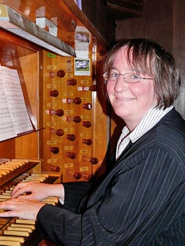 Orgel mit Katja Bauke als Organistin